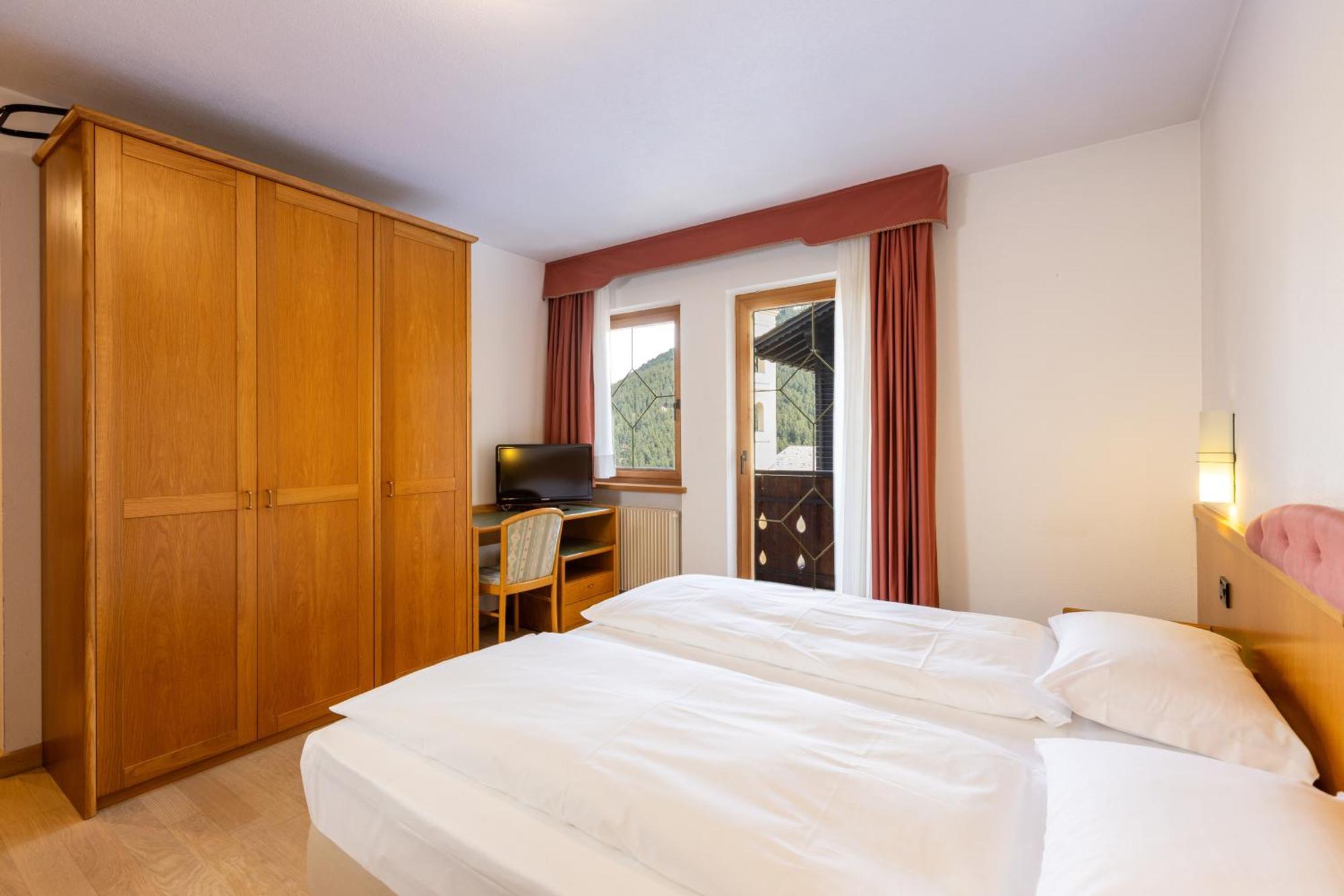 איזולצ'יה Hotel Cardo מראה חיצוני תמונה