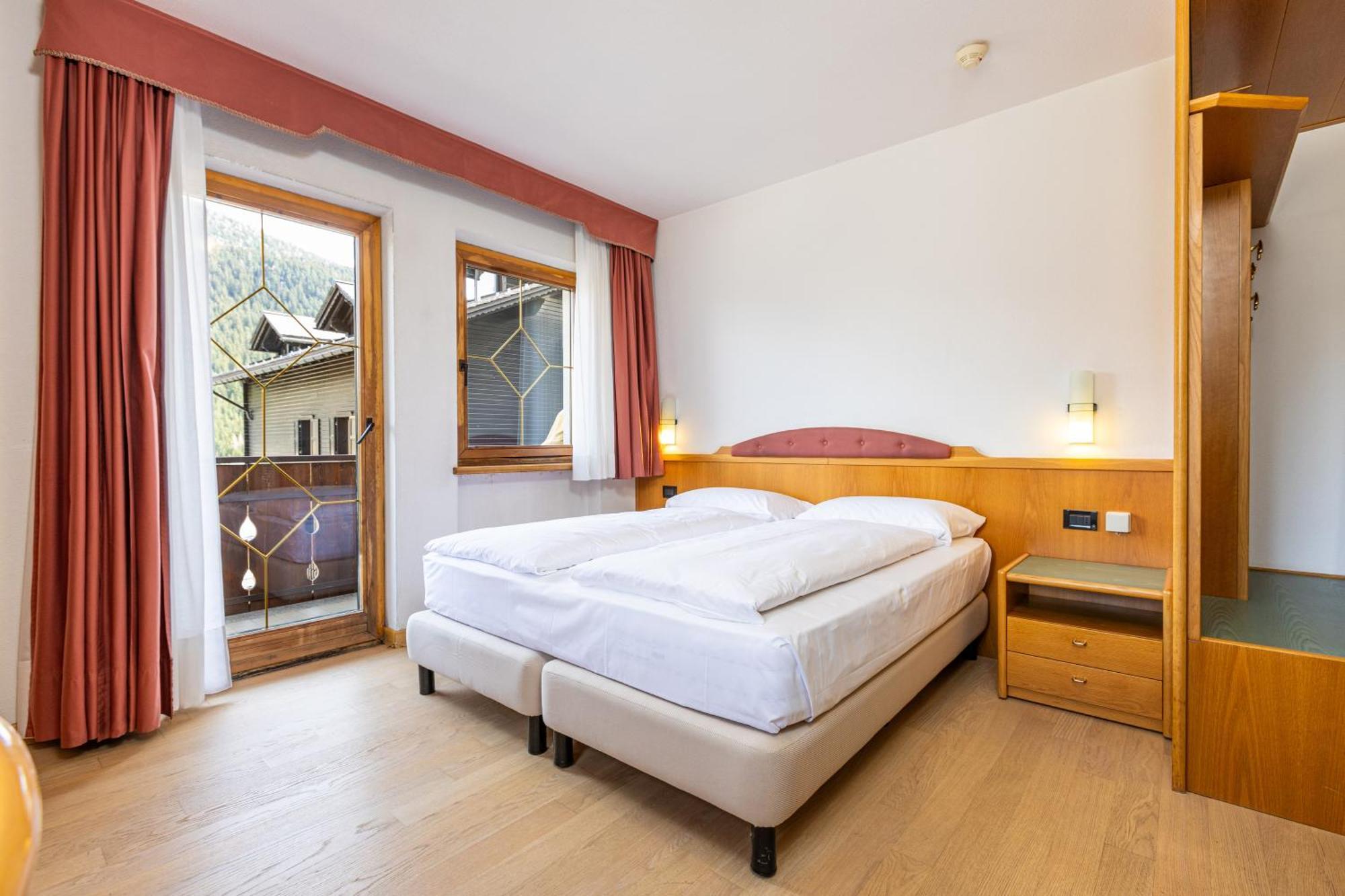 איזולצ'יה Hotel Cardo מראה חיצוני תמונה