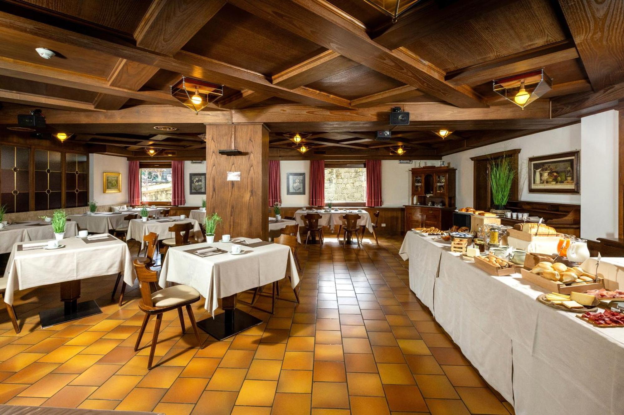 איזולצ'יה Hotel Cardo מראה חיצוני תמונה