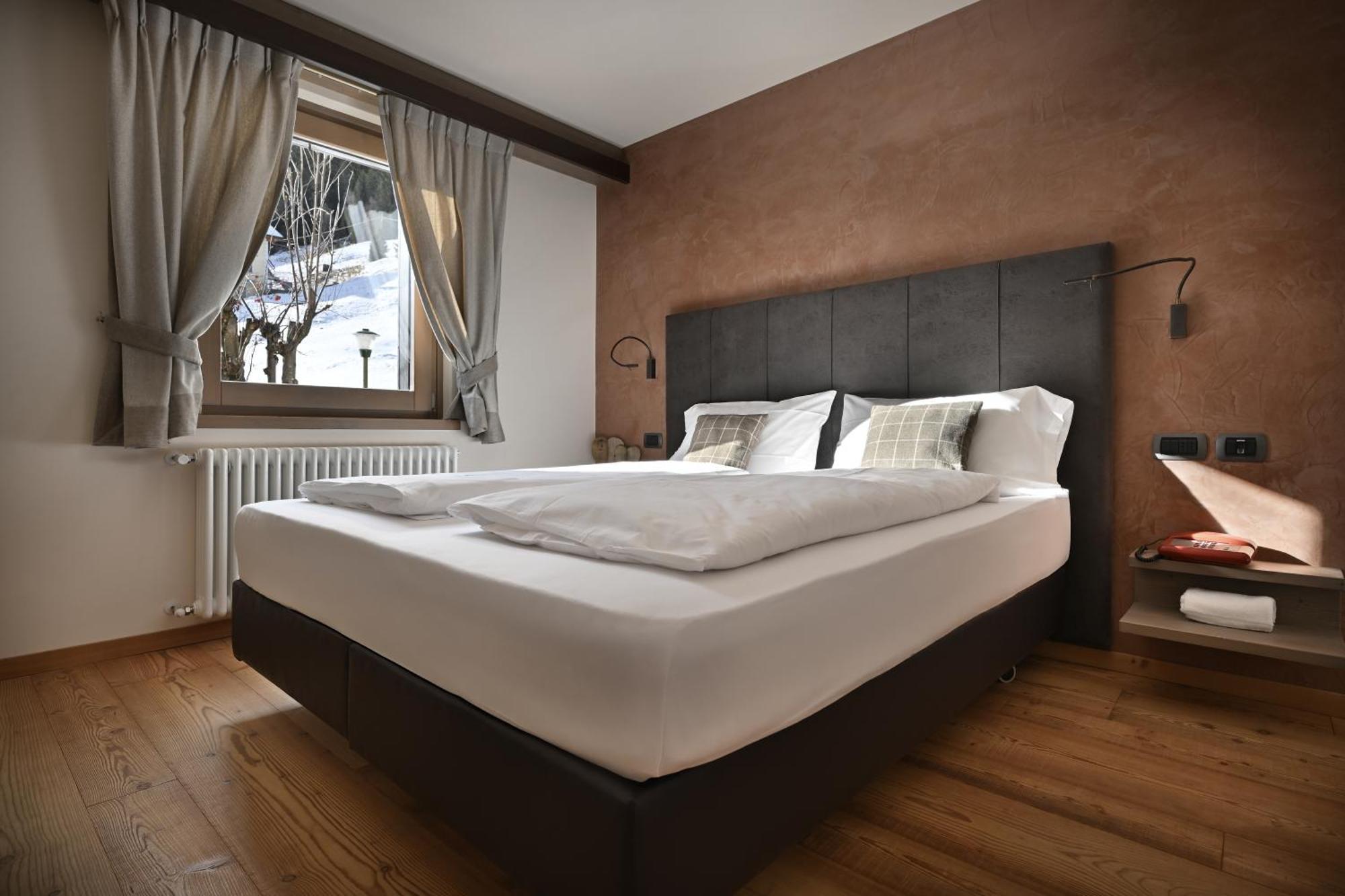 איזולצ'יה Hotel Cardo מראה חיצוני תמונה
