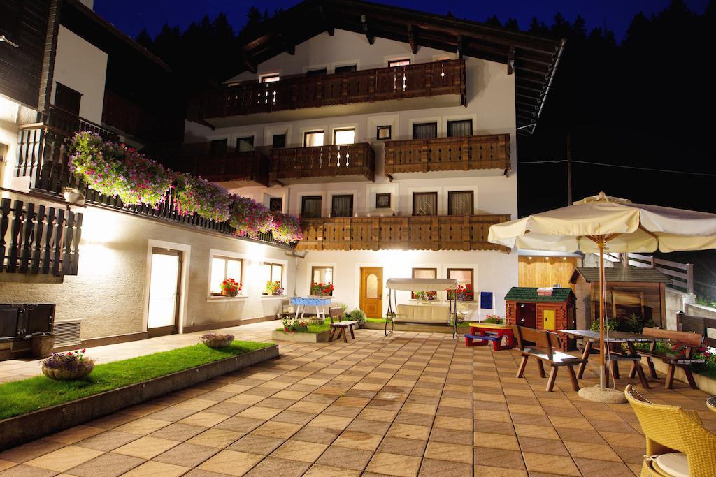 איזולצ'יה Hotel Cardo מראה חיצוני תמונה